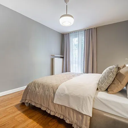 アパート Grenadierow Praga