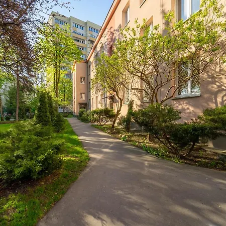 アパート Grenadierow Praga ワルシャワ