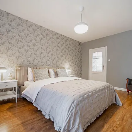 アパート Grenadierow Praga